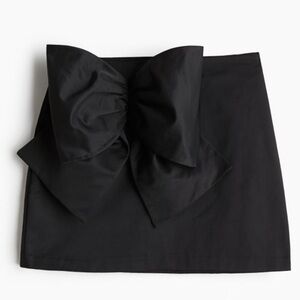 H&M FRONT BOW MINI SKIRT
